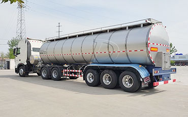 守護(hù)每一滴新鮮——天潤(rùn)新東鮮奶運(yùn)輸車的全方位“保鮮”之道